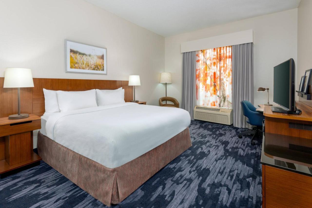 Fairfield Inn And Suites By Marriott Clearwater Bagian luar foto