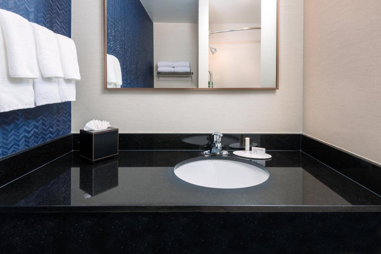 Fairfield Inn And Suites By Marriott Clearwater Bagian luar foto