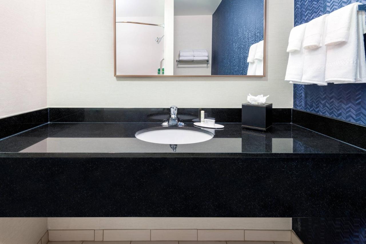 Fairfield Inn And Suites By Marriott Clearwater Bagian luar foto