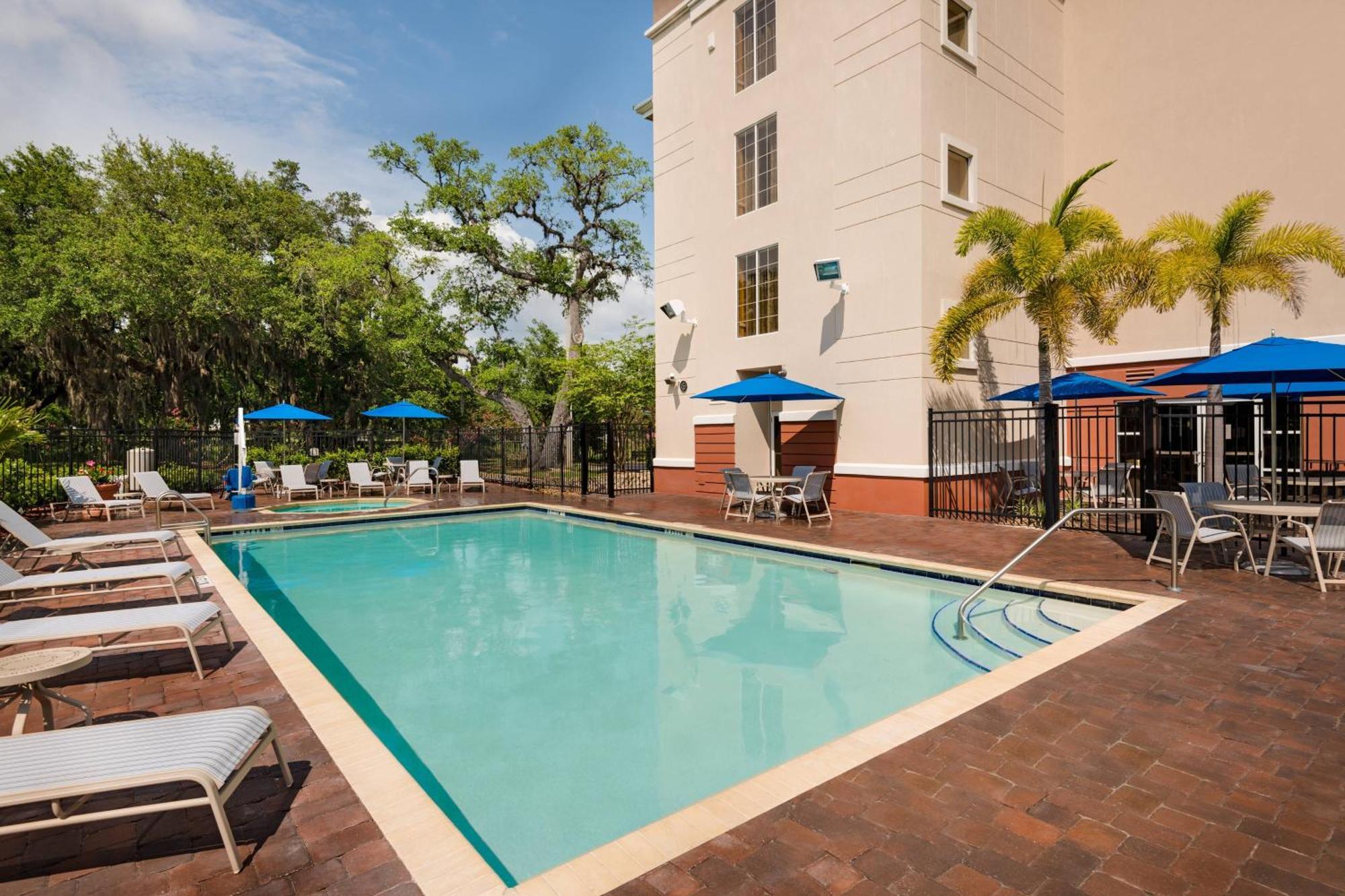 Fairfield Inn And Suites By Marriott Clearwater Bagian luar foto